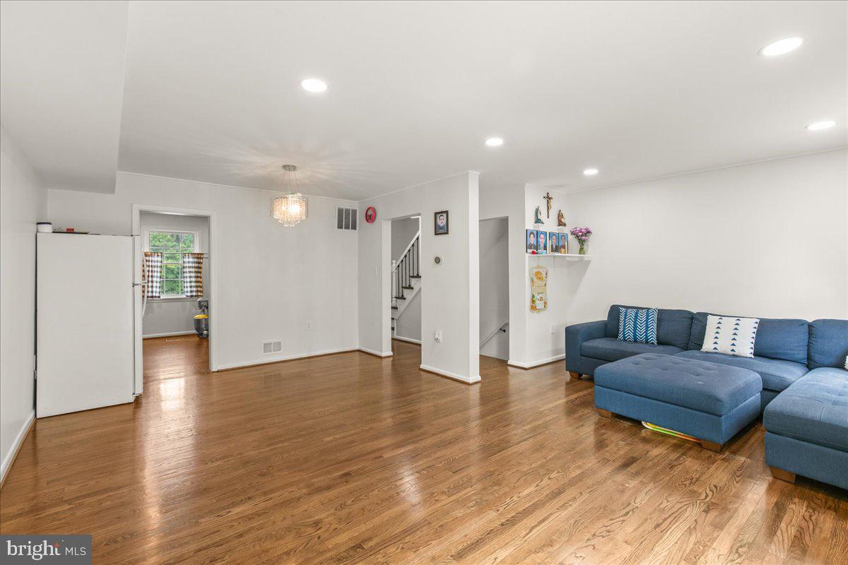 SPRINGFIELD VILLAGE - Residential