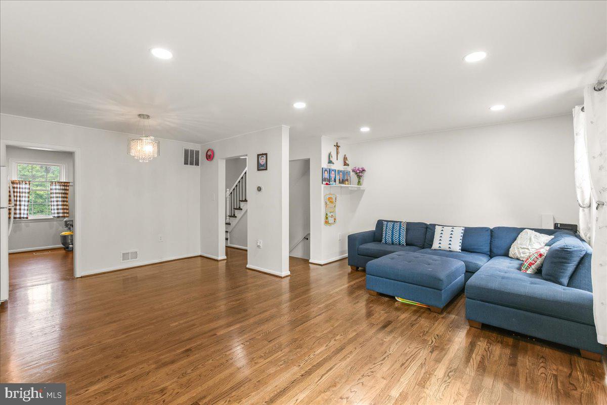 SPRINGFIELD VILLAGE - Residential