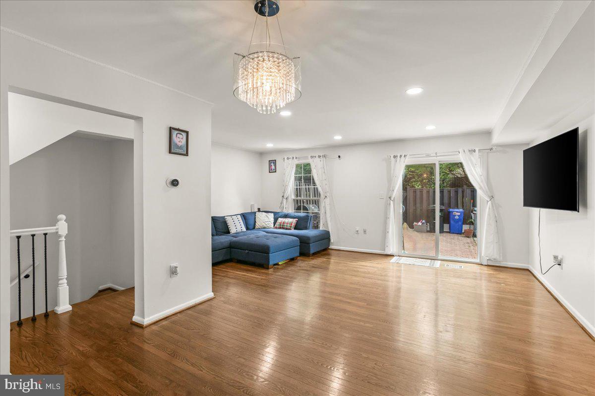 SPRINGFIELD VILLAGE - Residential