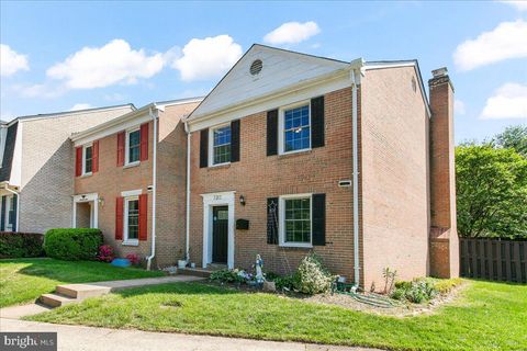 Photo of 7213 Evanston Road, SPRINGFIELD, VA 22150 (MLS # VAFX2306806)