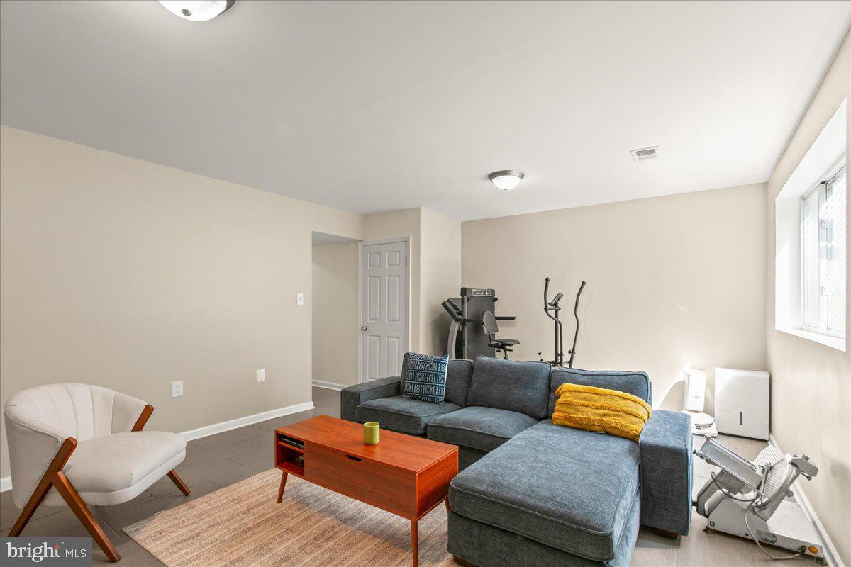 SPRINGFIELD VILLAGE - Residential