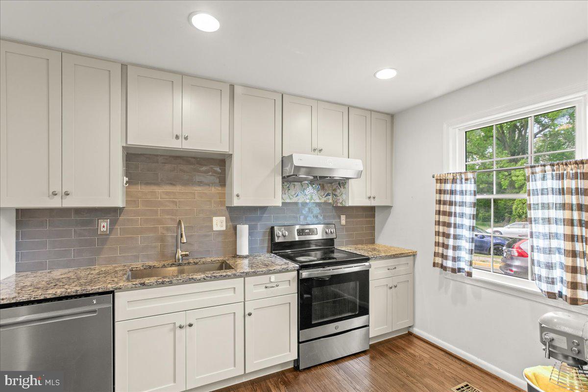 SPRINGFIELD VILLAGE - Residential