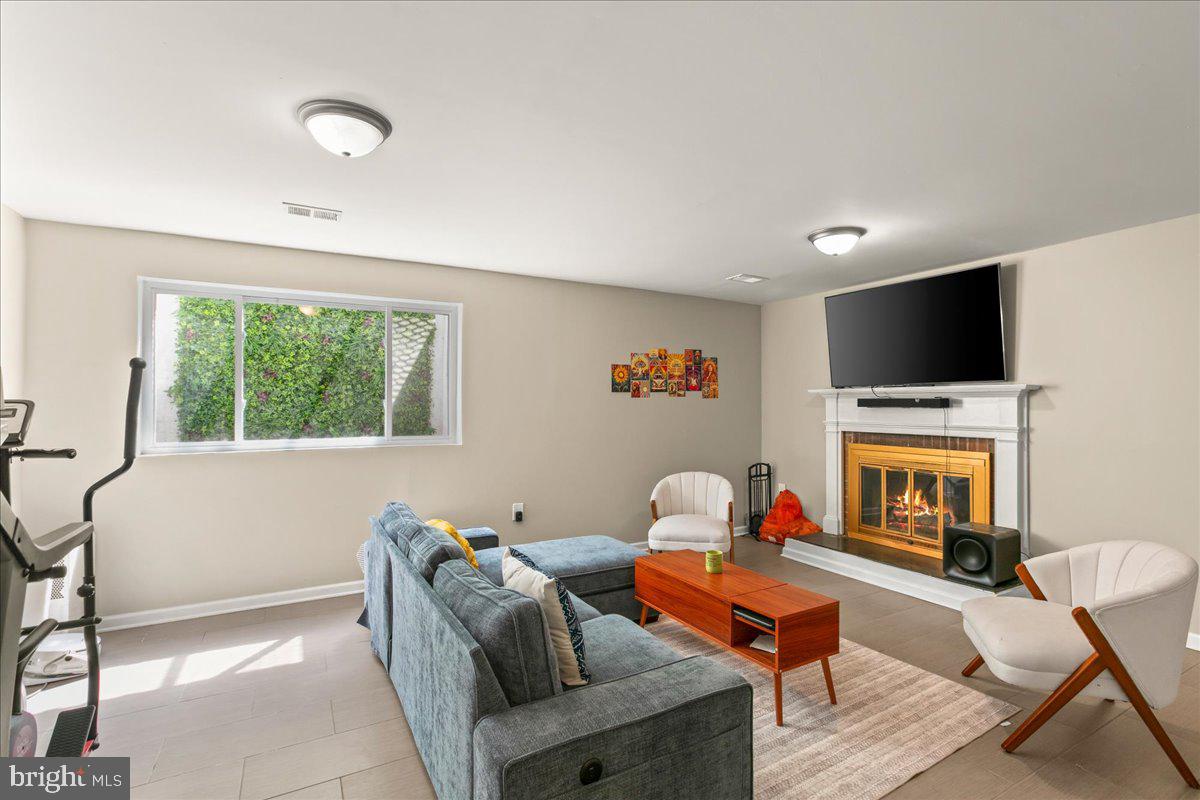 SPRINGFIELD VILLAGE - Residential