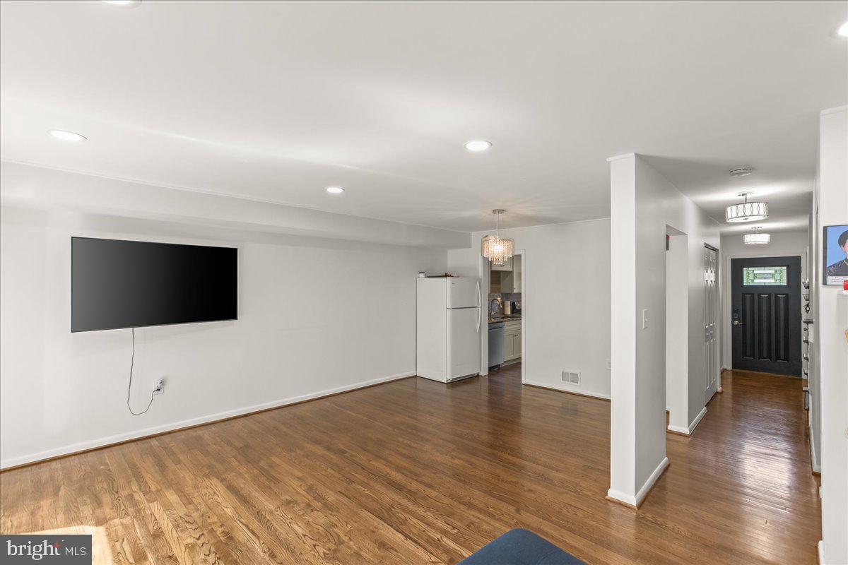 SPRINGFIELD VILLAGE - Residential