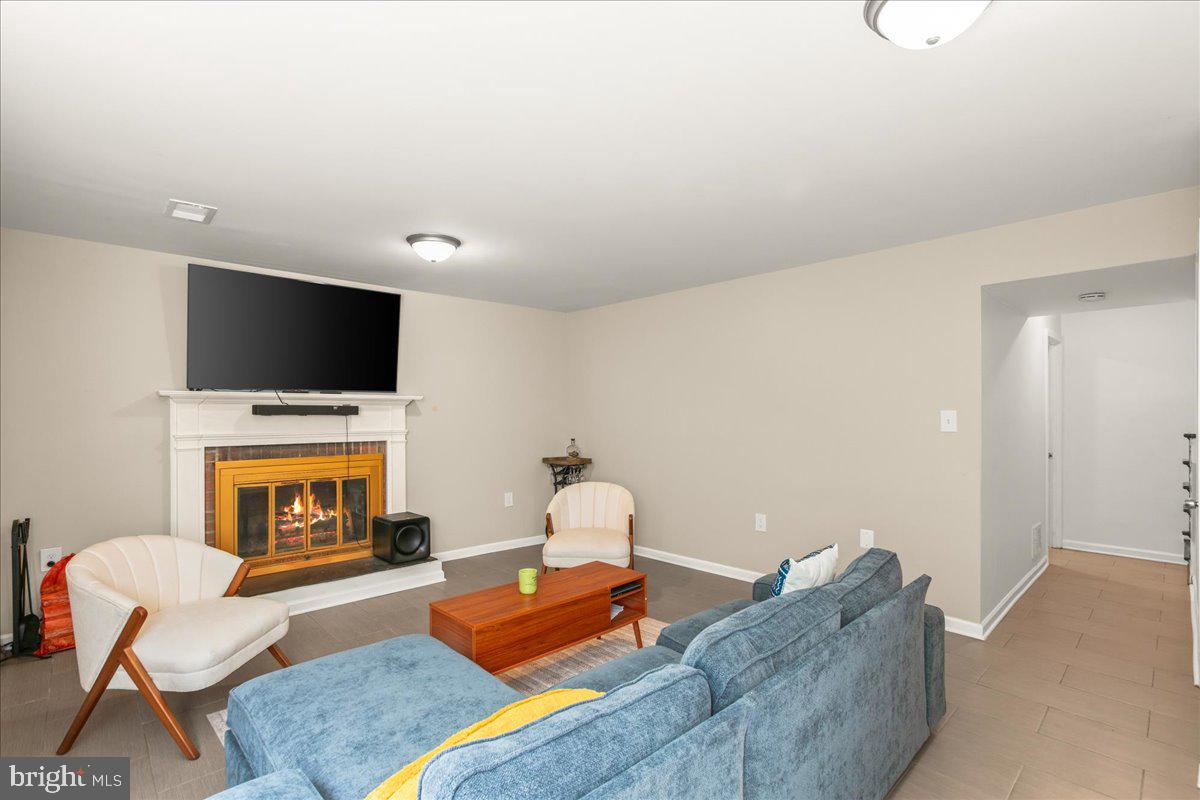 SPRINGFIELD VILLAGE - Residential