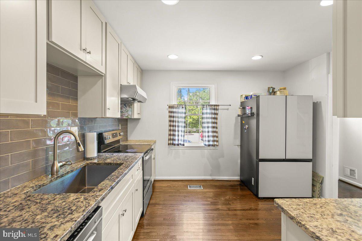 SPRINGFIELD VILLAGE - Residential