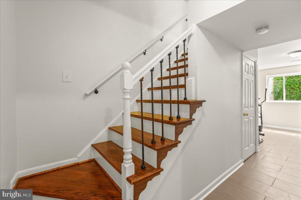 SPRINGFIELD VILLAGE - Residential