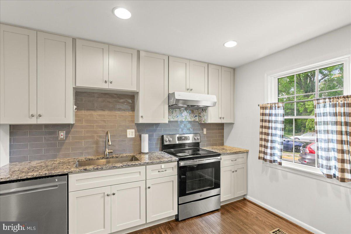 SPRINGFIELD VILLAGE - Residential