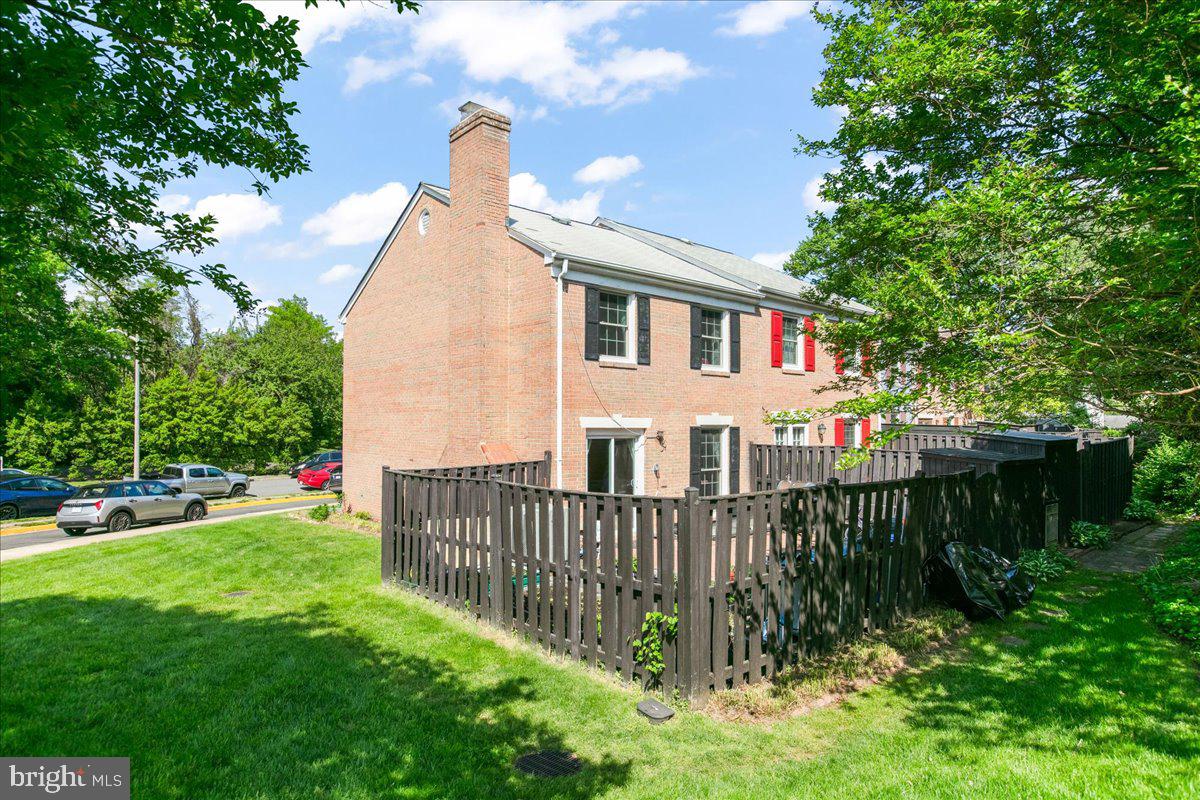 SPRINGFIELD VILLAGE - Residential