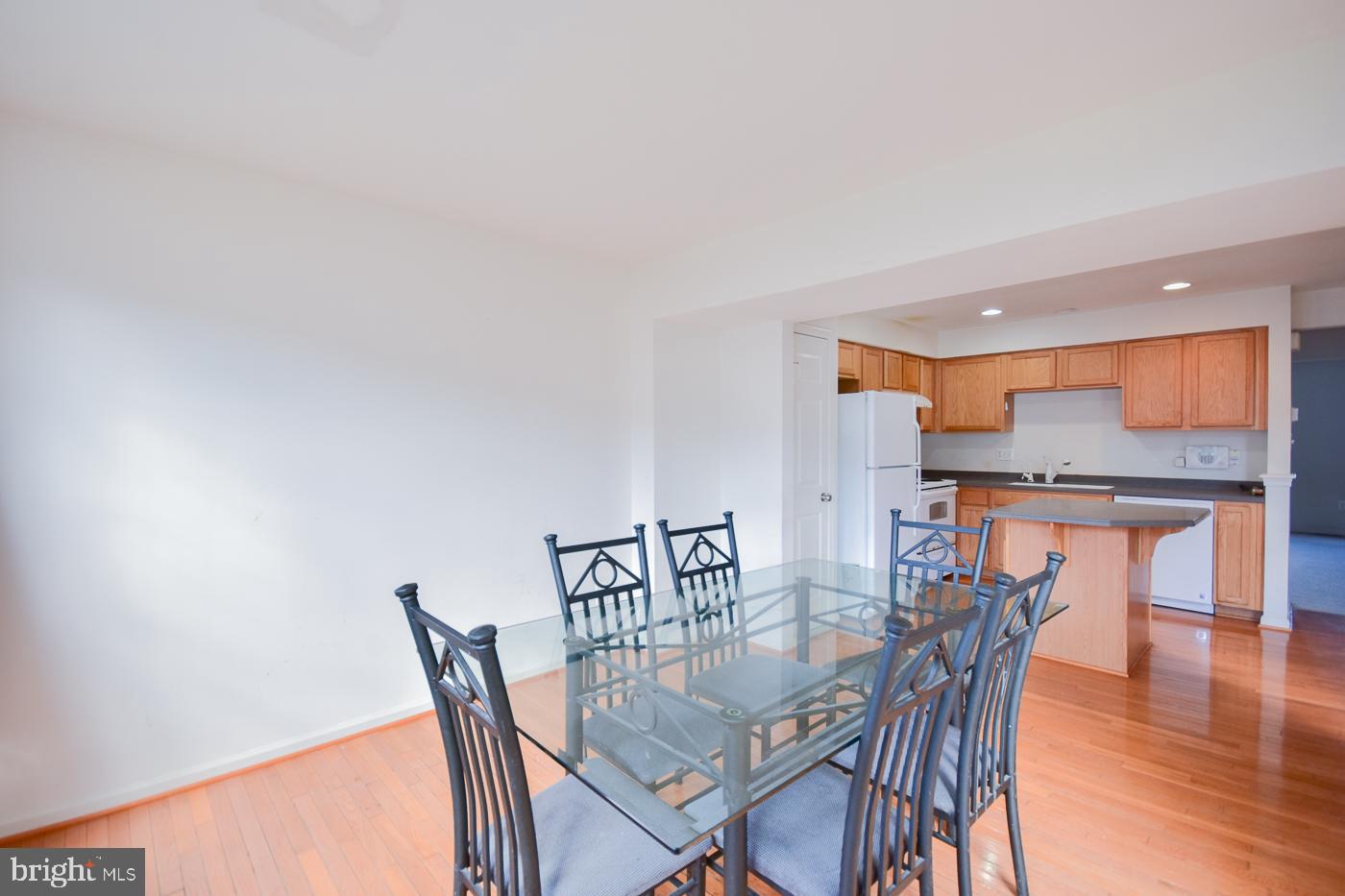 LAKELAND PLACE - Residential