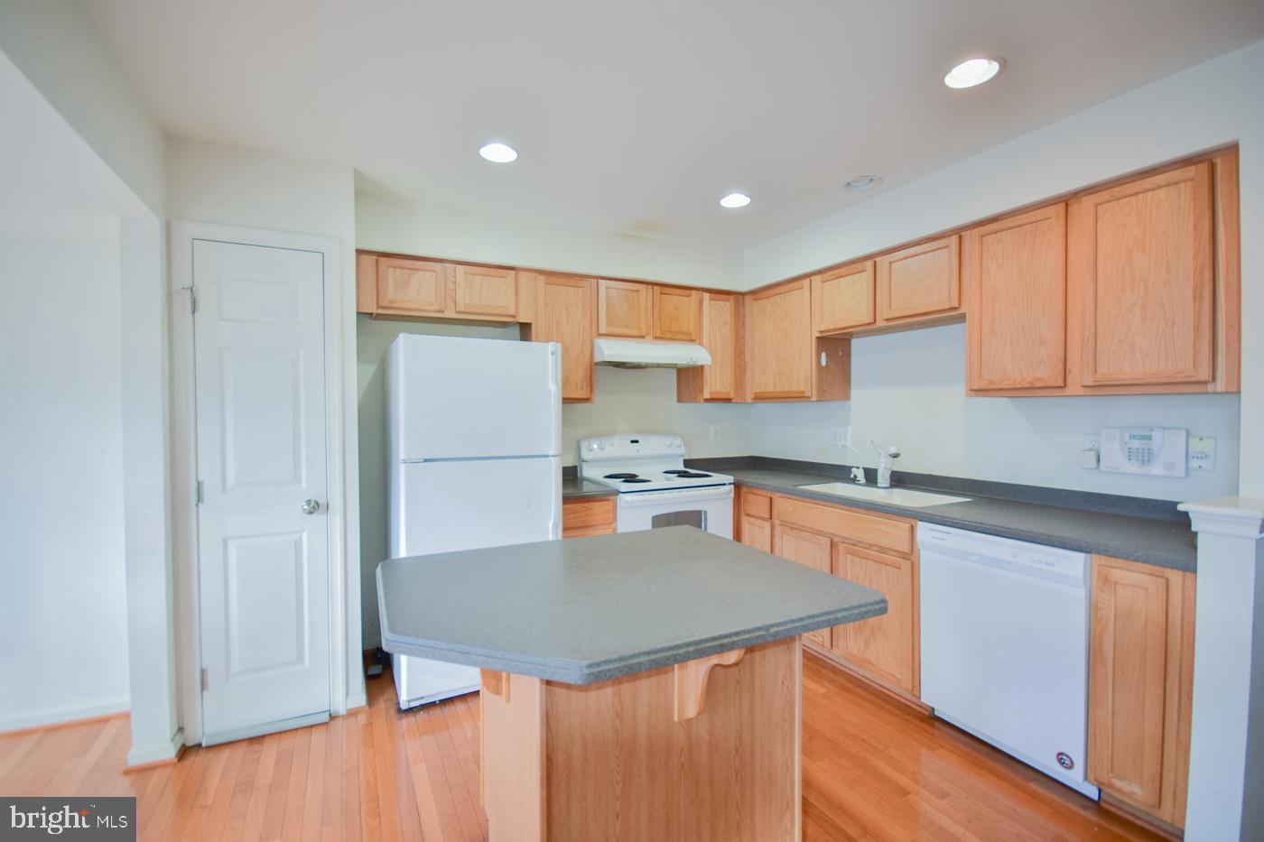 LAKELAND PLACE - Residential