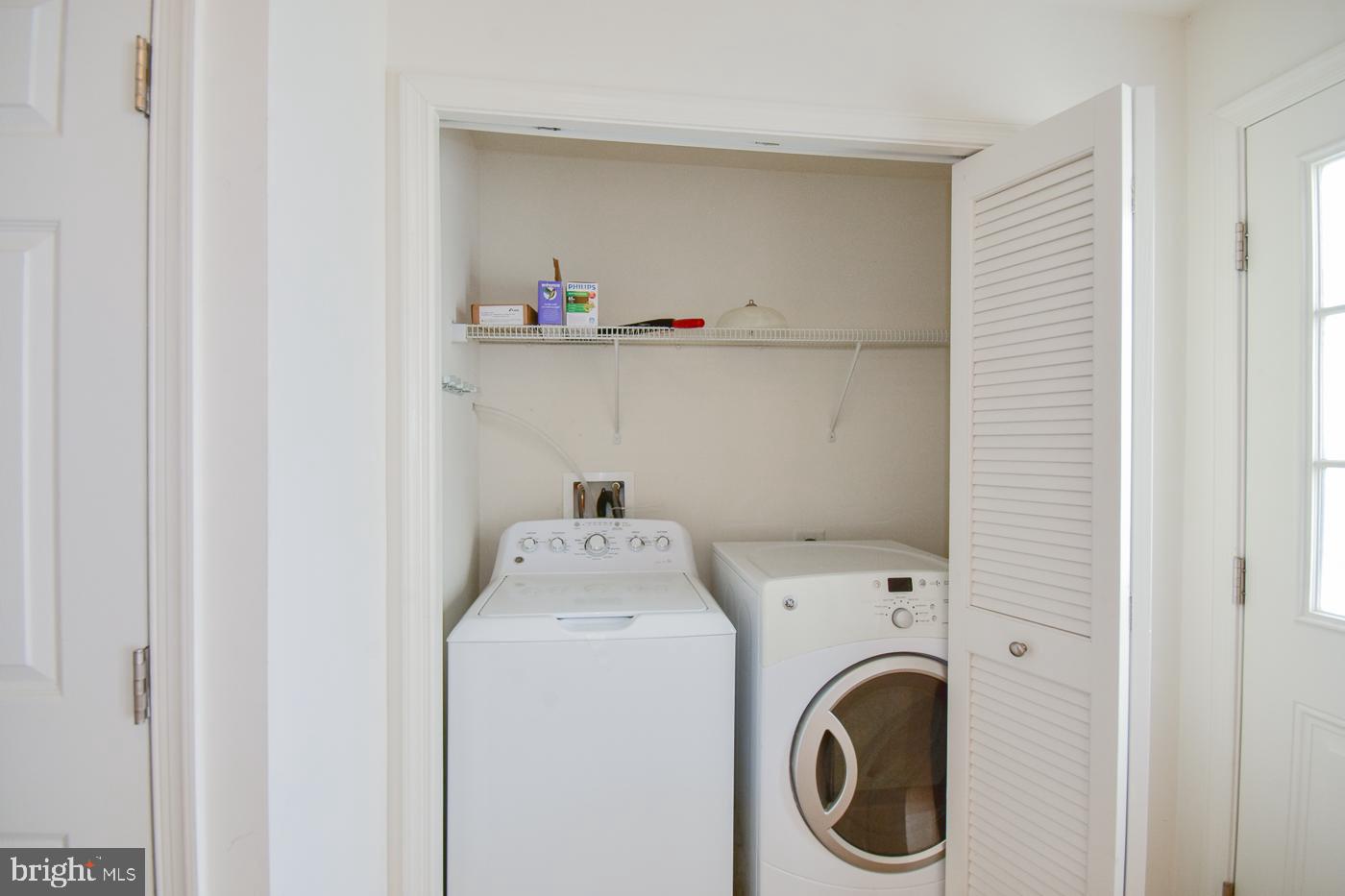 LAKELAND PLACE - Residential