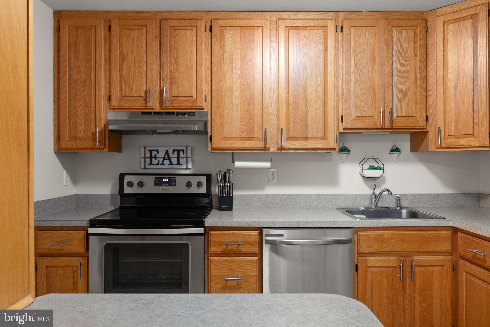 ELIZABETHS LANDING - Residential