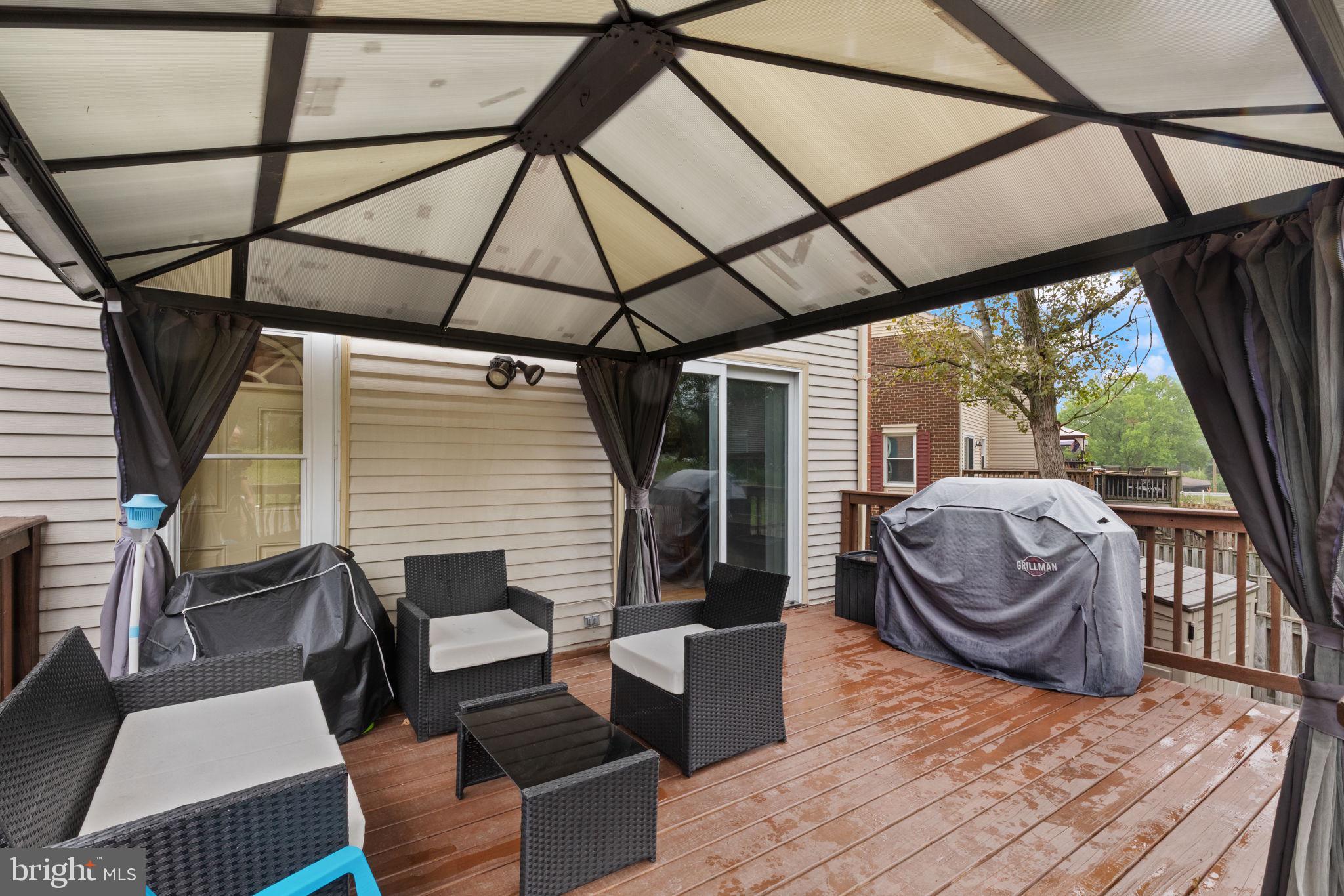 ELIZABETHS LANDING - Residential