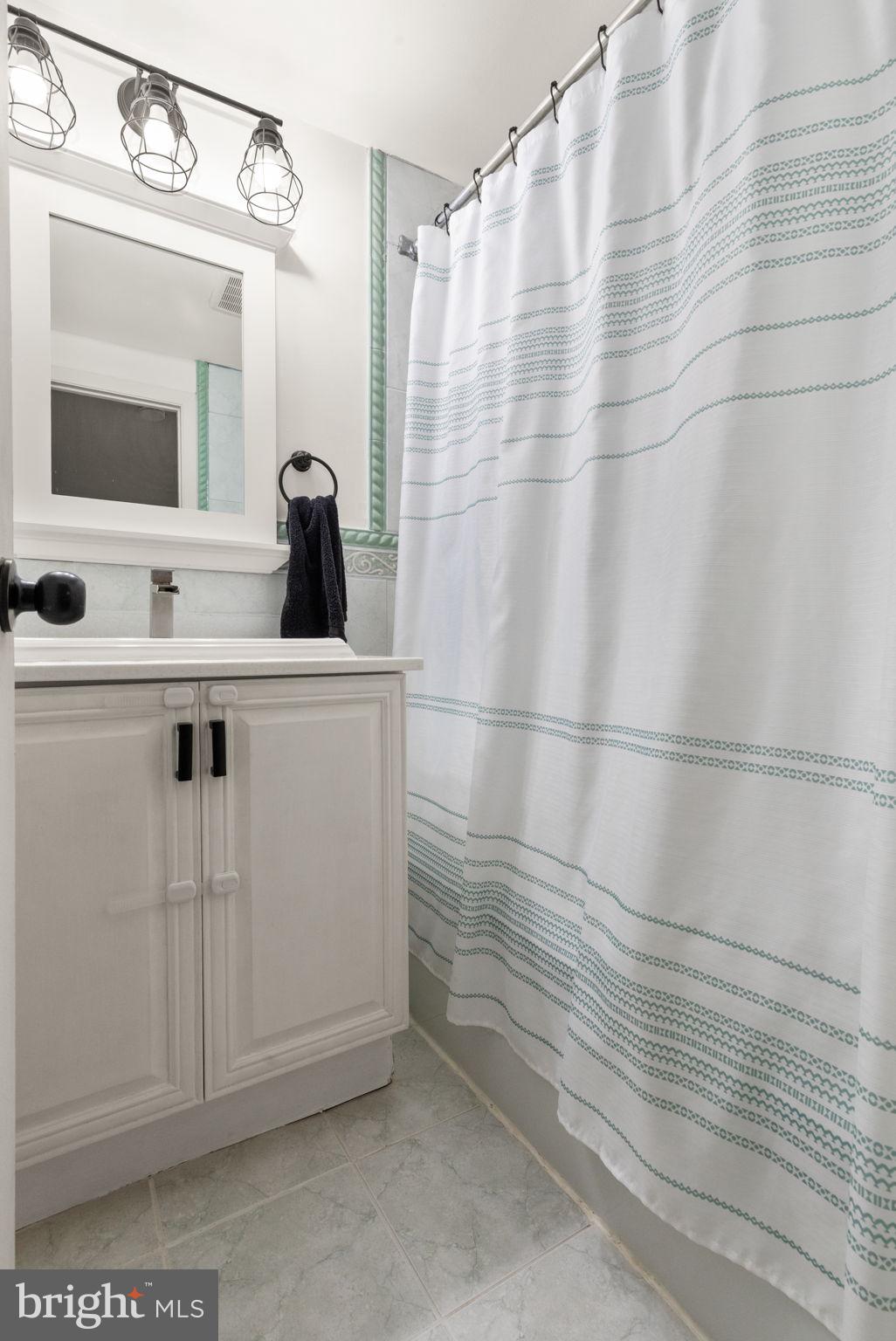 ELIZABETHS LANDING - Residential