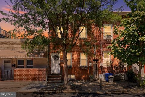 Townhouse For Sale - 531 Greenwich Street<br/> PHILADELPHIA, PA 19147