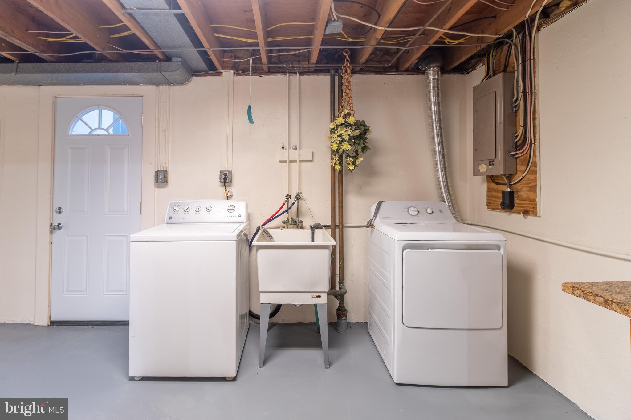 RIVERDALE GARDENS - Residential Lease