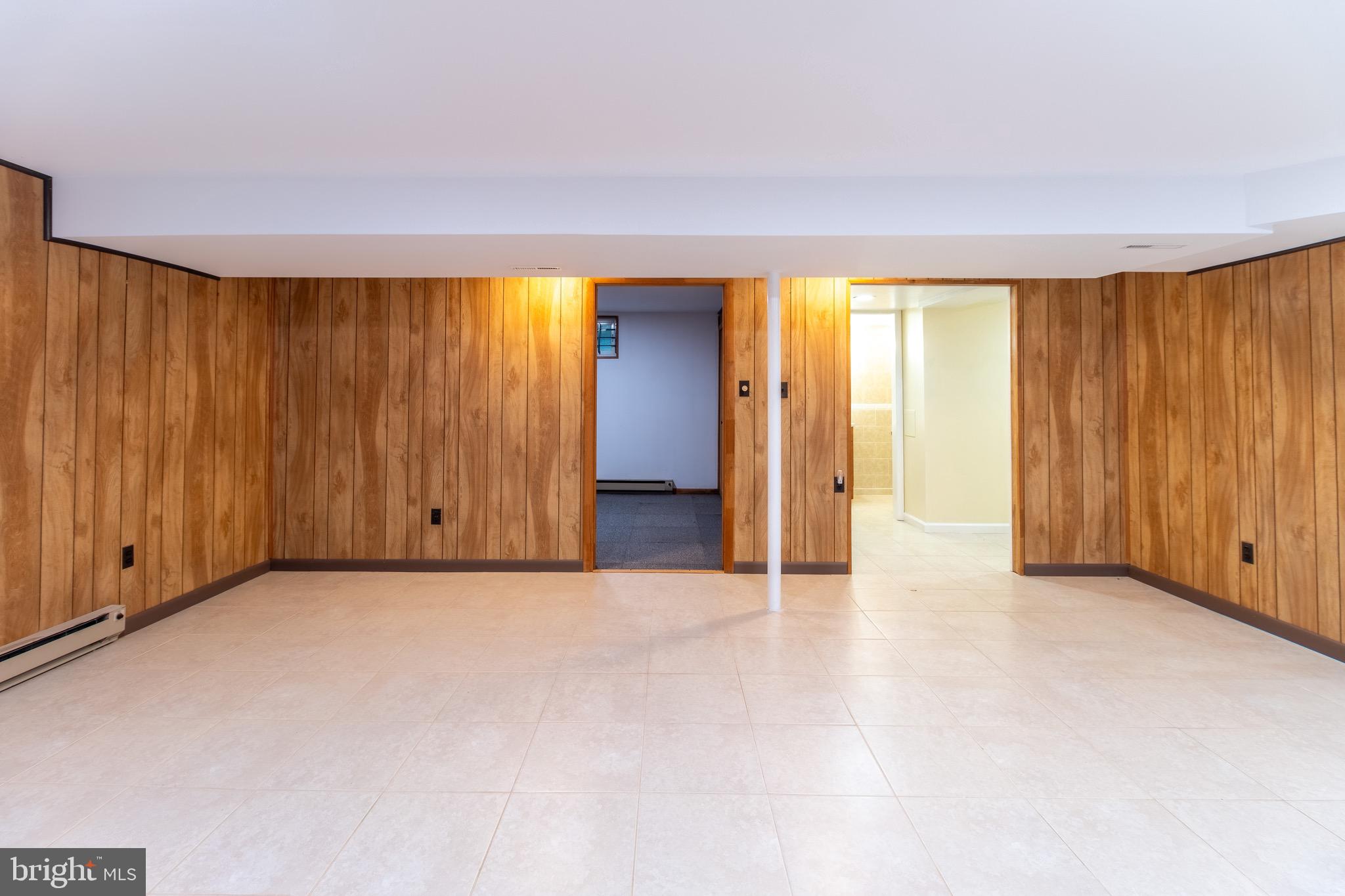 RIVERDALE GARDENS - Residential Lease