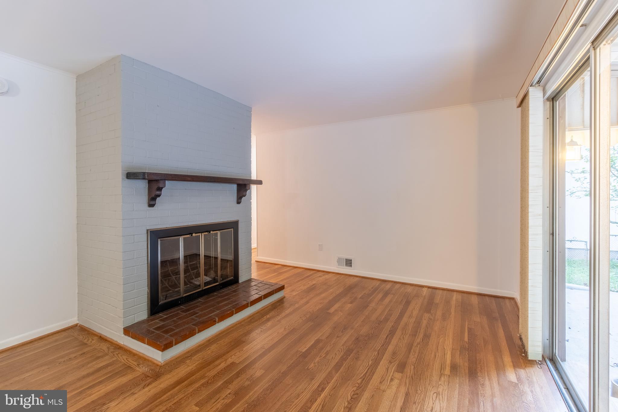 RIVERDALE GARDENS - Residential Lease