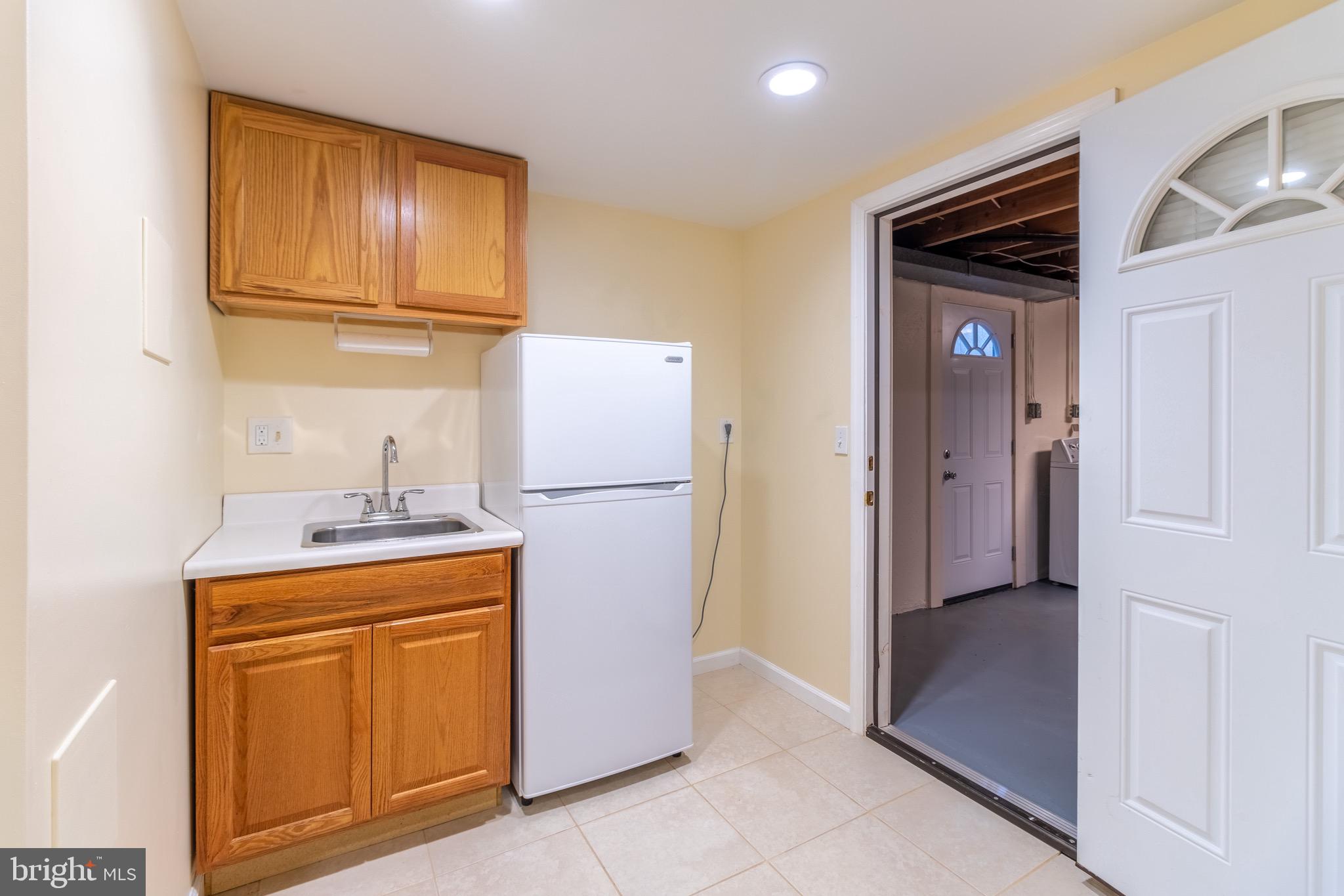 RIVERDALE GARDENS - Residential Lease