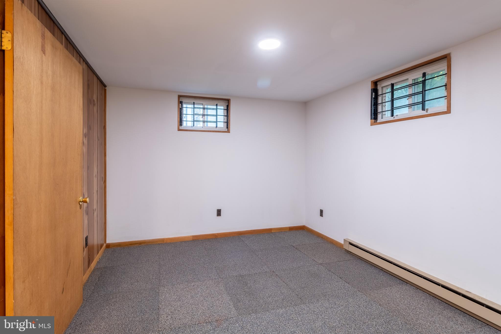 RIVERDALE GARDENS - Residential Lease