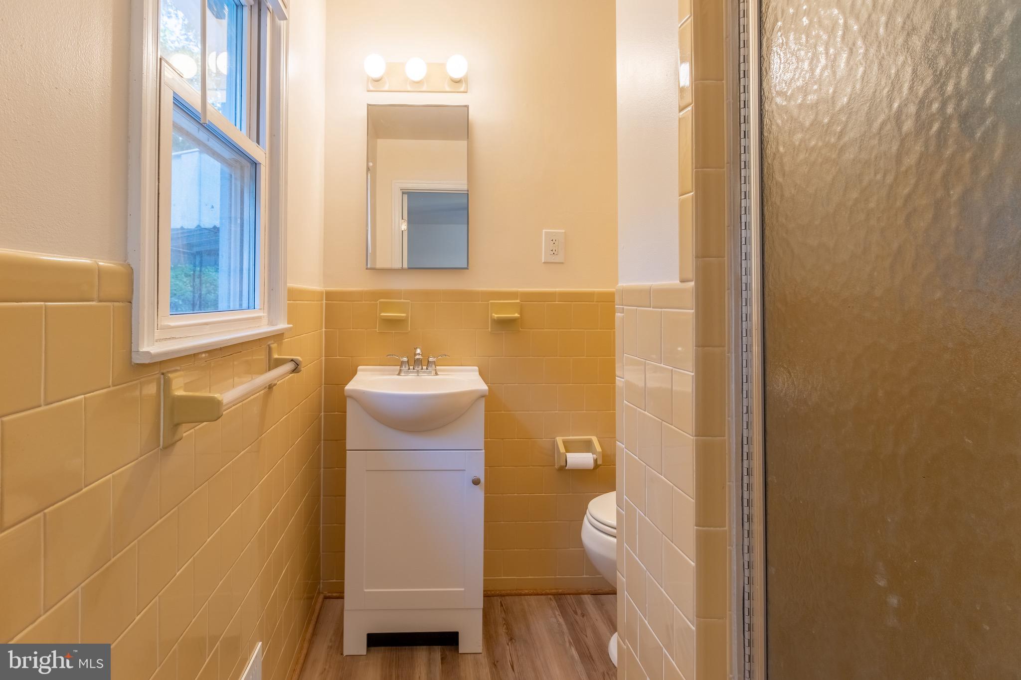 RIVERDALE GARDENS - Residential Lease