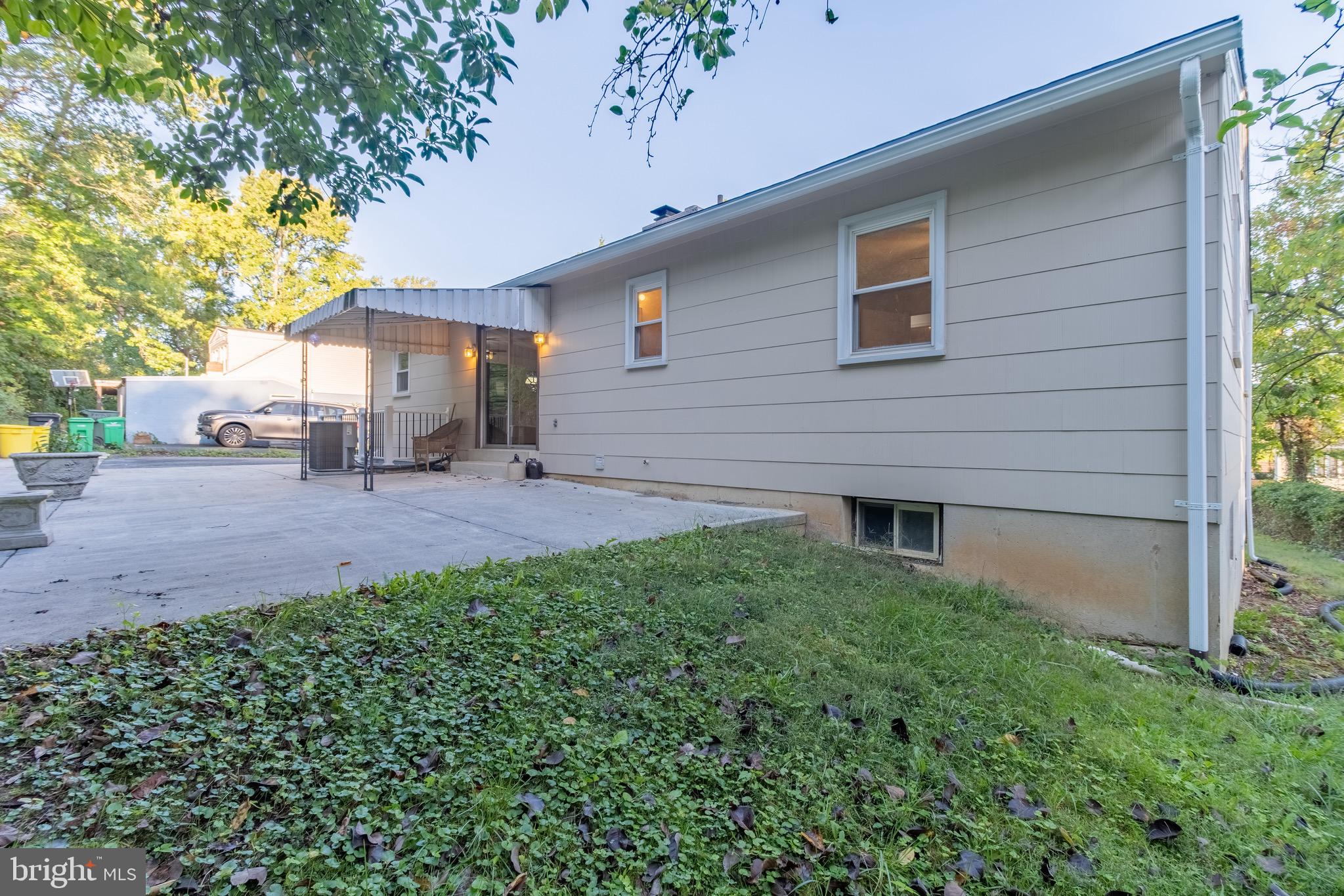 RIVERDALE GARDENS - Residential Lease