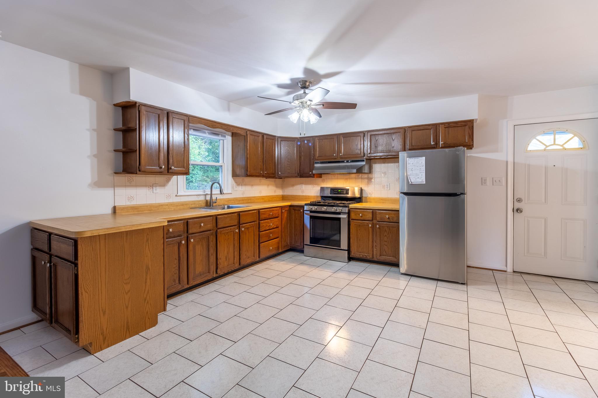 RIVERDALE GARDENS - Residential Lease