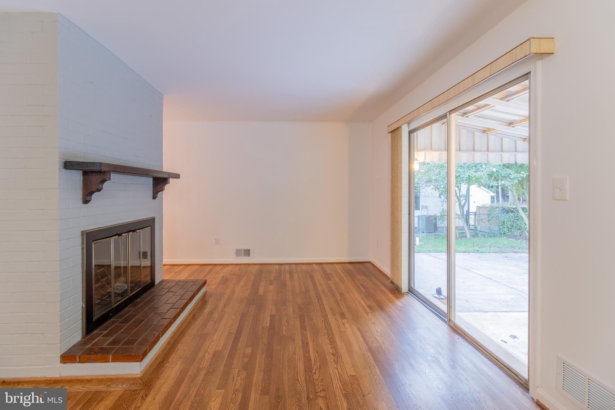 RIVERDALE GARDENS - Residential Lease