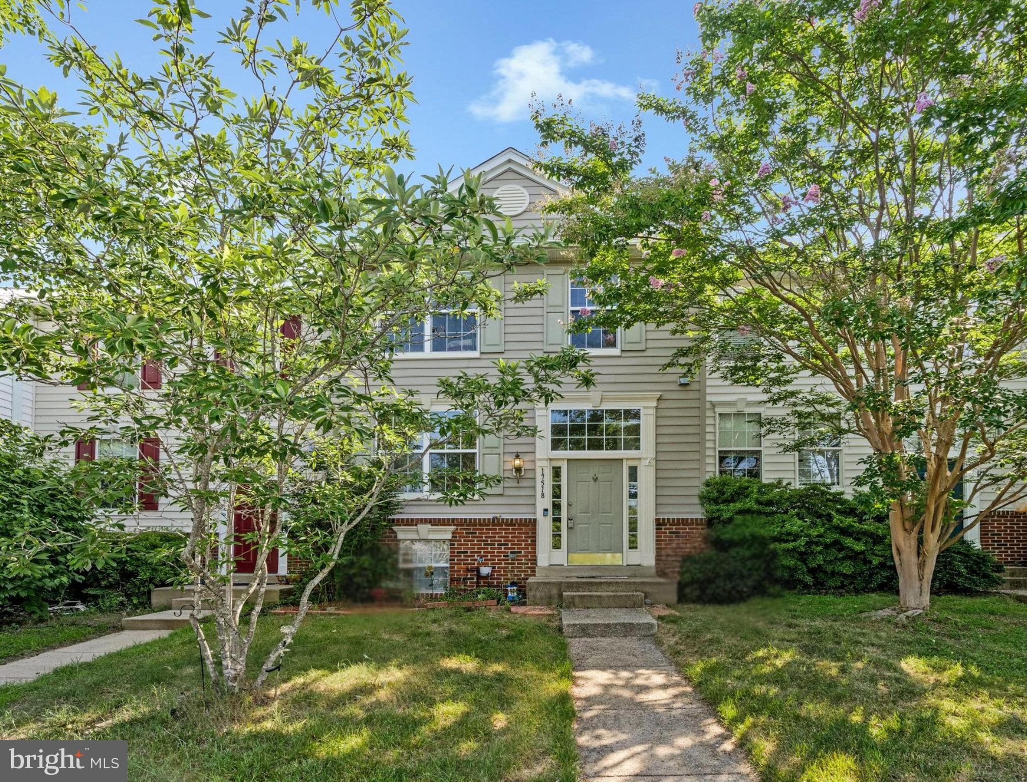 ROUND HILL - Residential