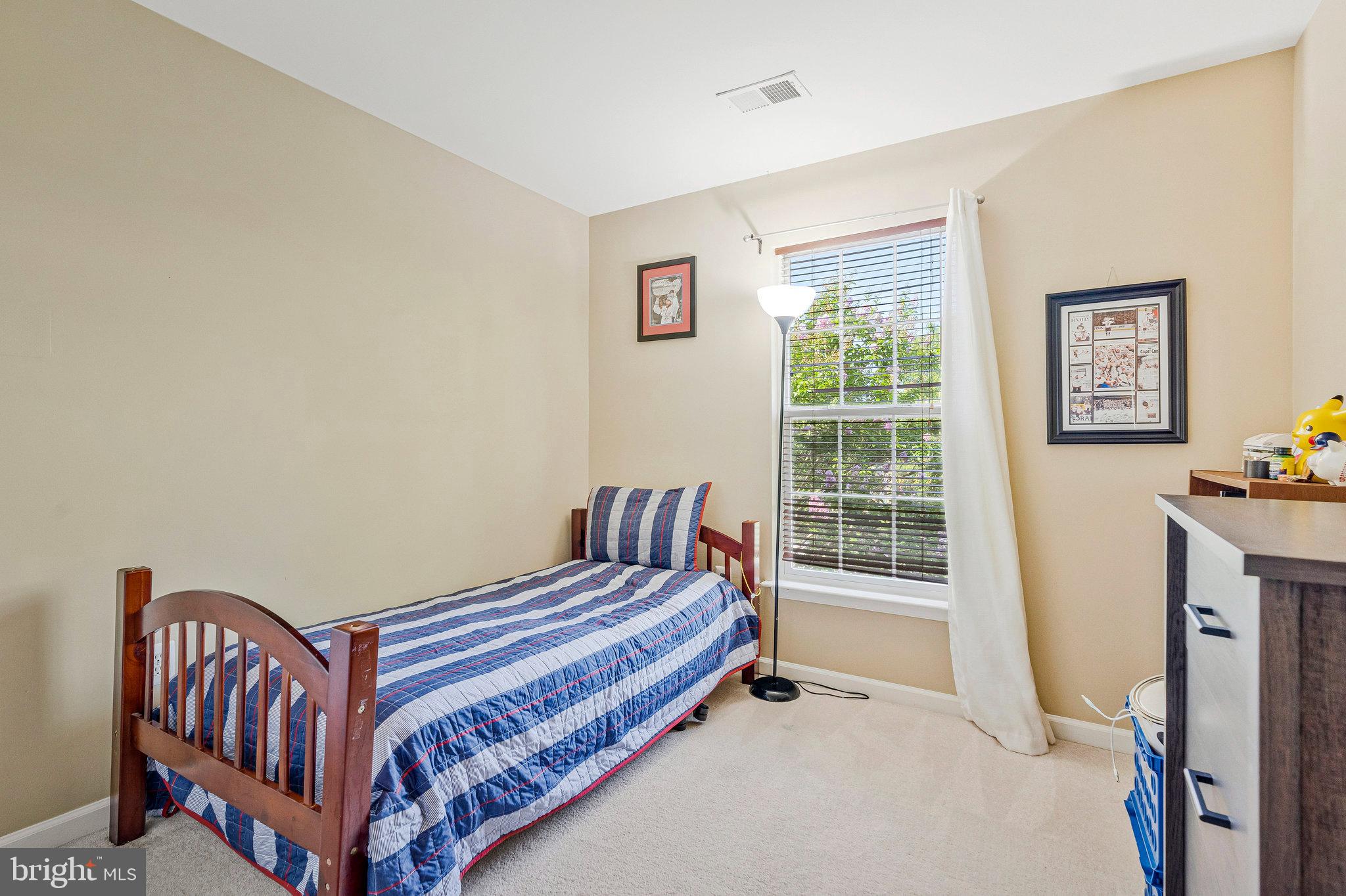 ROUND HILL - Residential