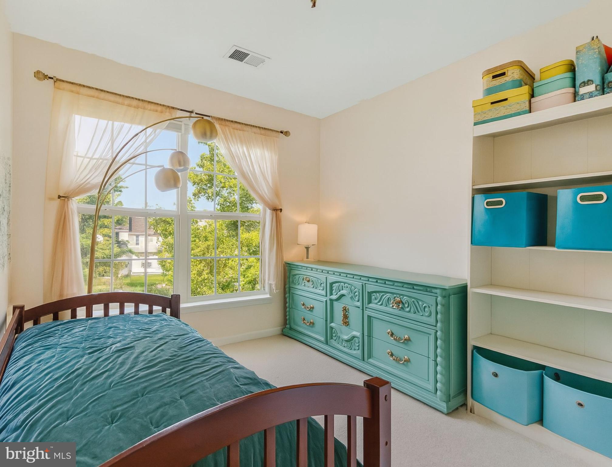 ROUND HILL - Residential