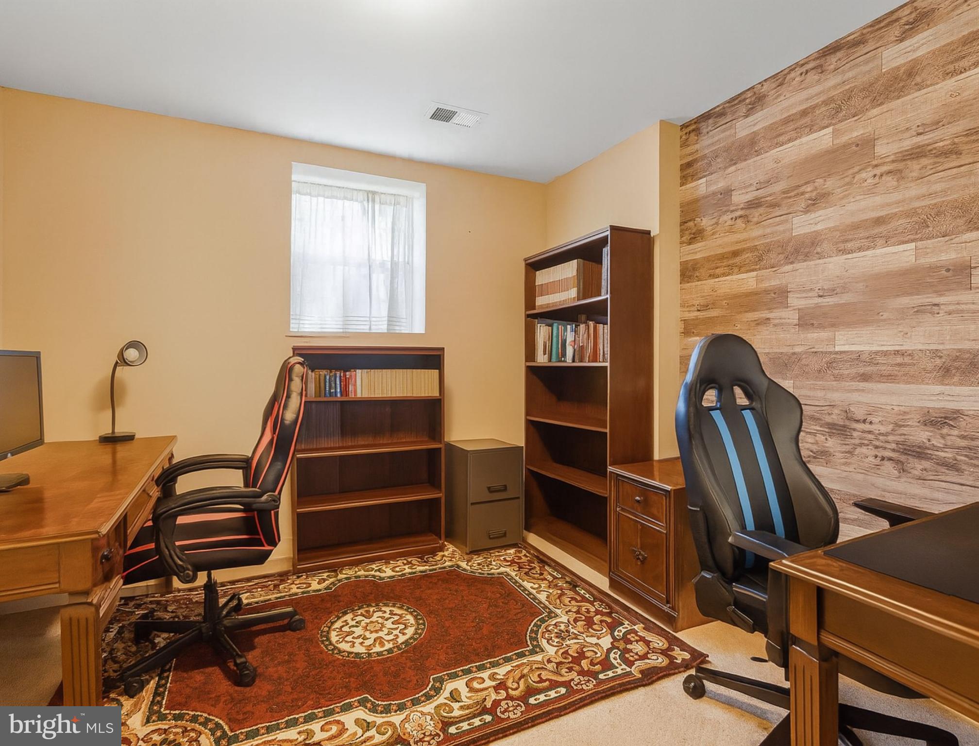 ROUND HILL - Residential