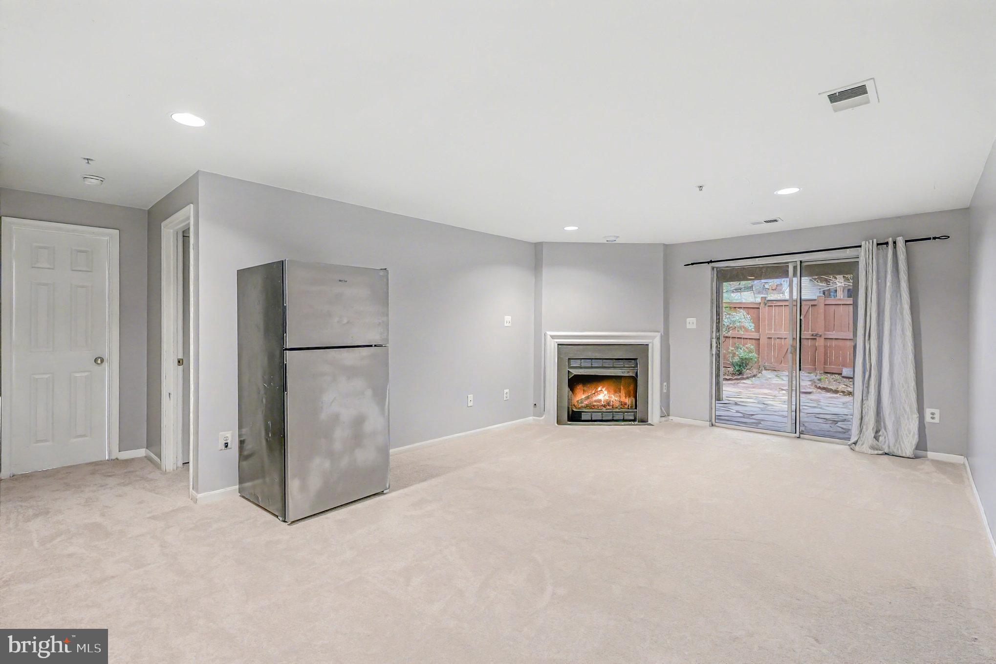 ASHBURN VILLAGE - Residential Lease