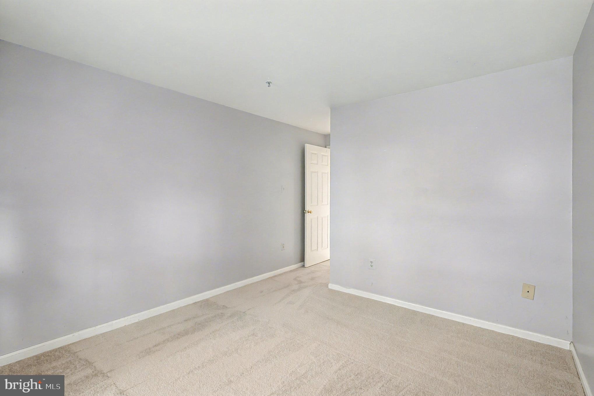 ASHBURN VILLAGE - Residential Lease