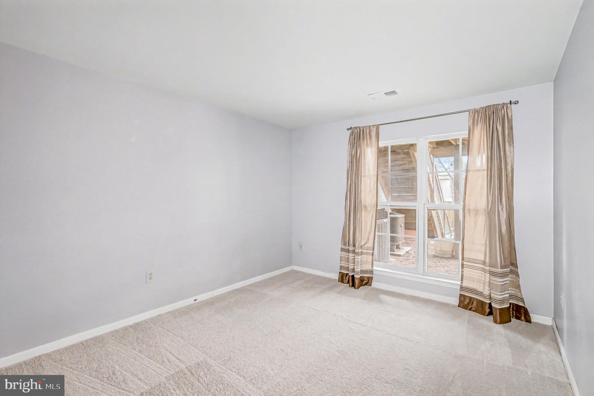 ASHBURN VILLAGE - Residential Lease