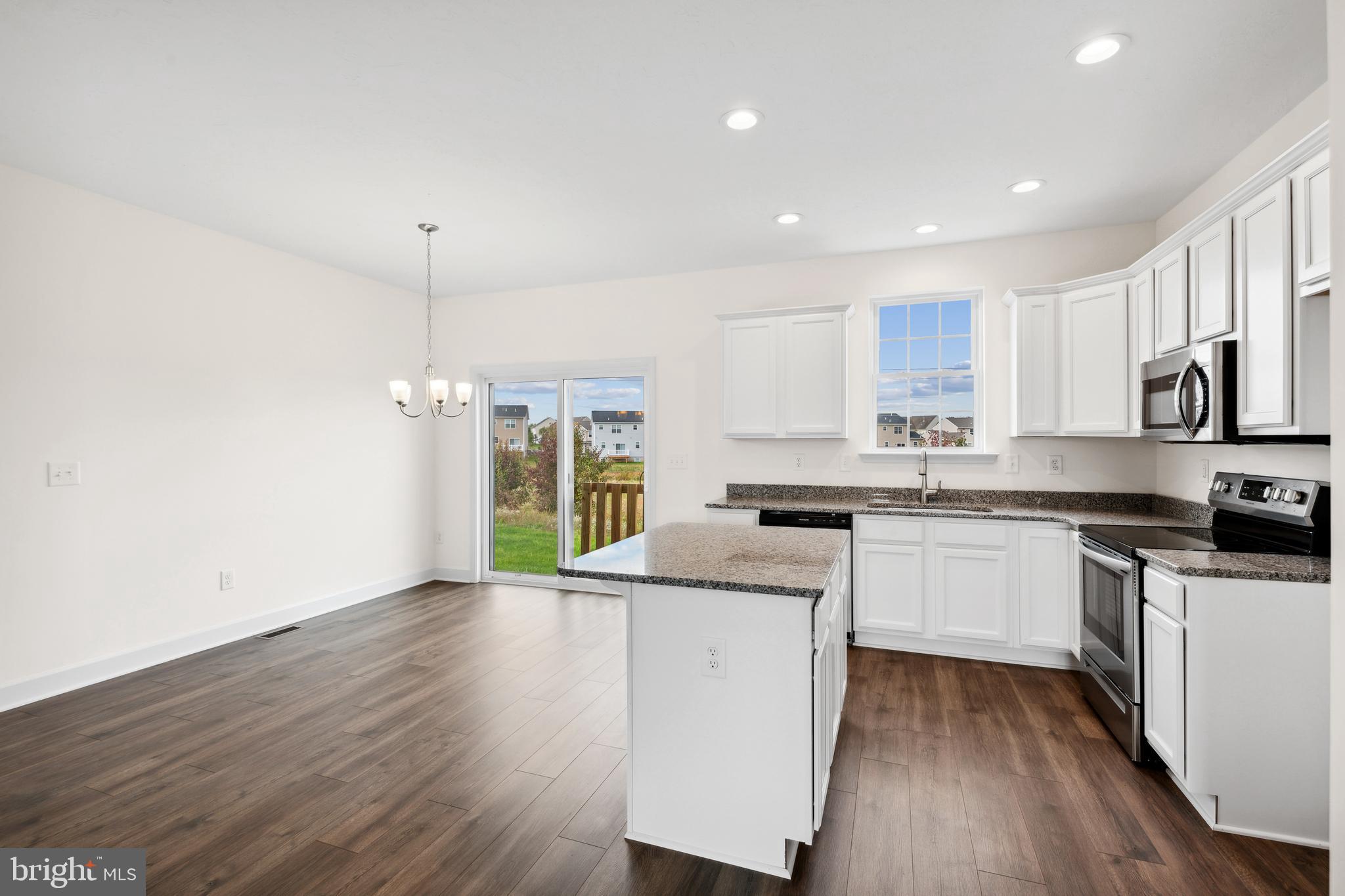 KINGS COURT AT BROWNSTONE - Residential