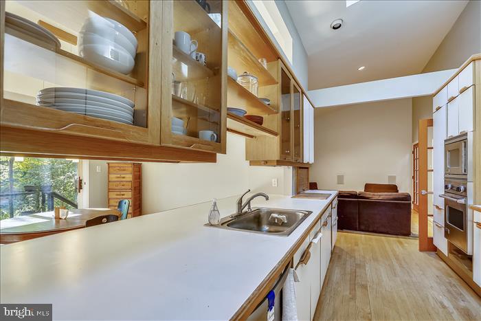 RESTON - Residential