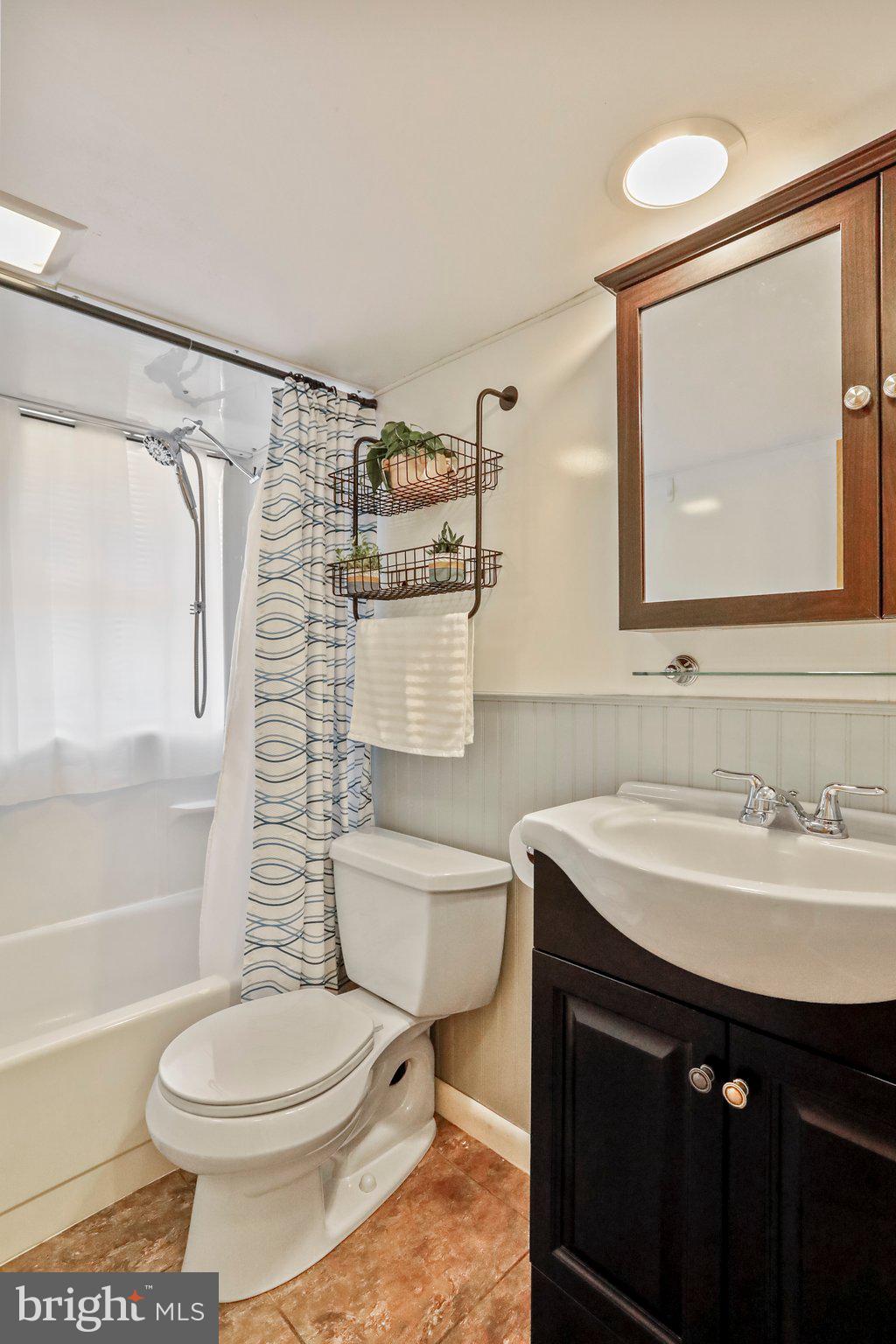 SHADY ACRES - Residential