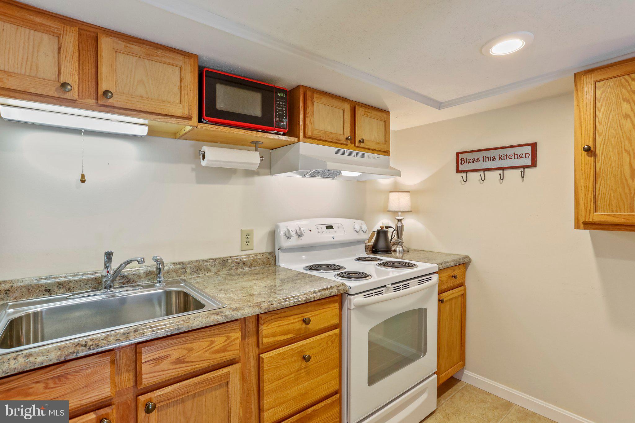 SHADY ACRES - Residential