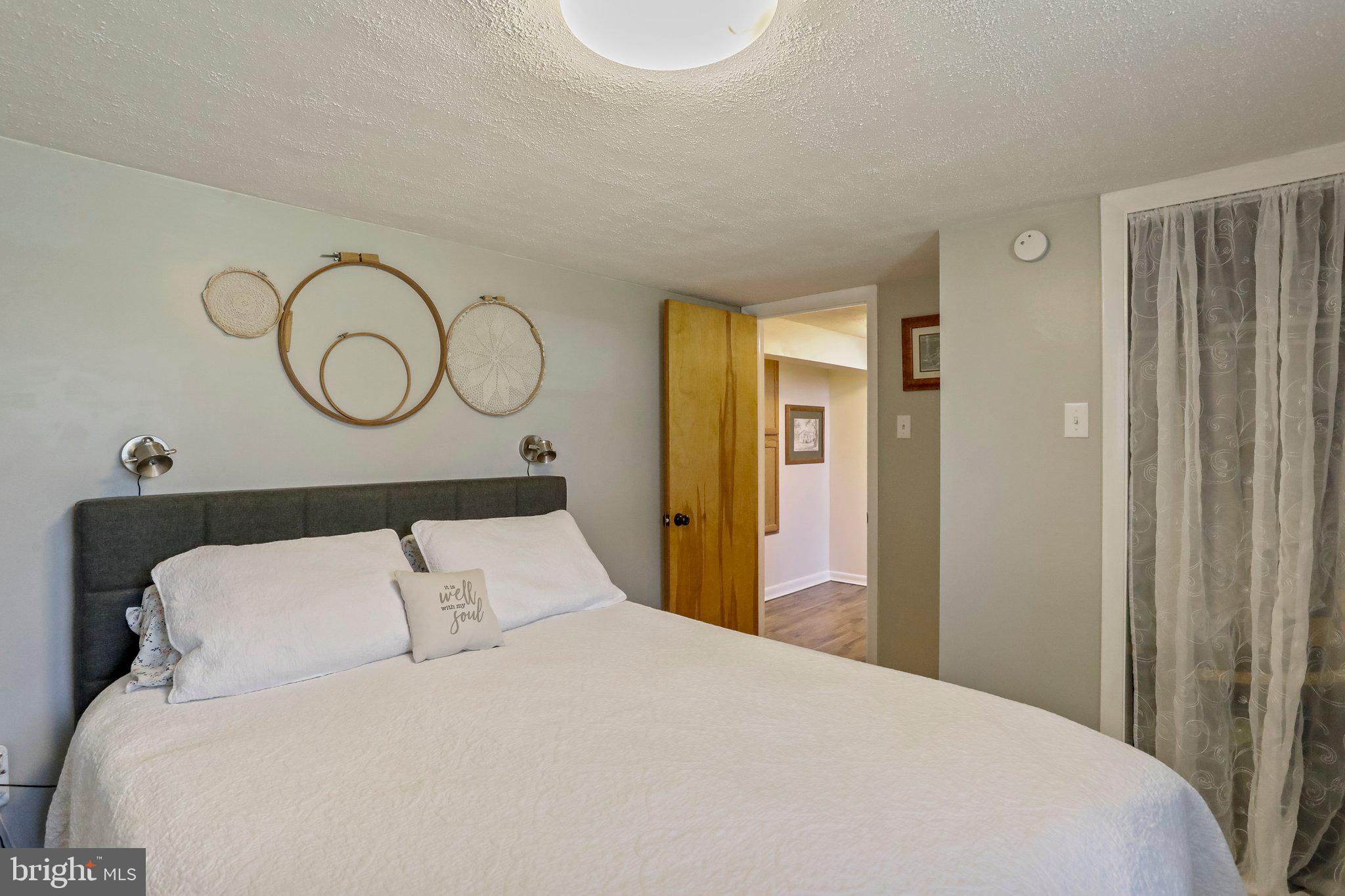 SHADY ACRES - Residential