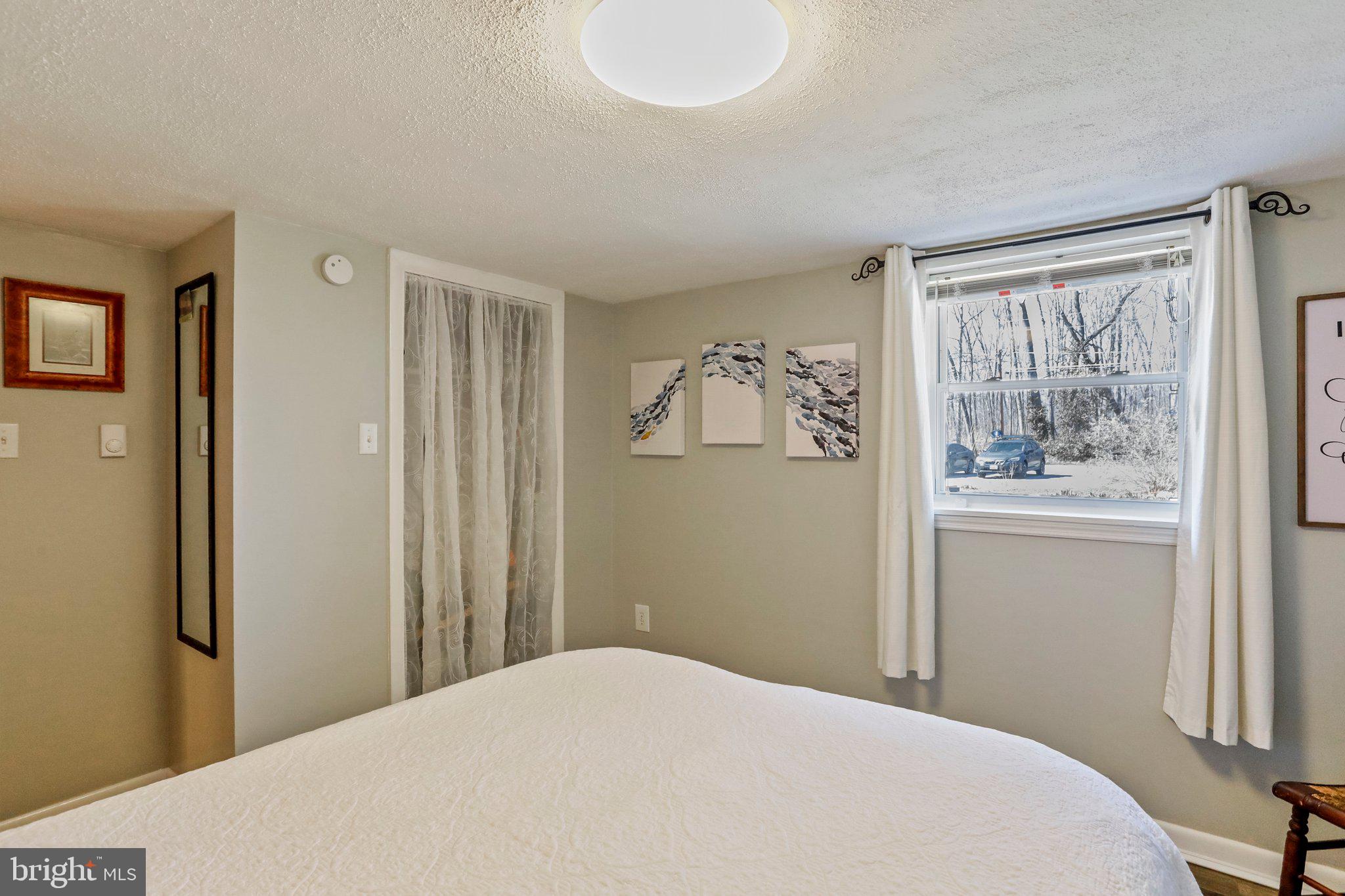 SHADY ACRES - Residential