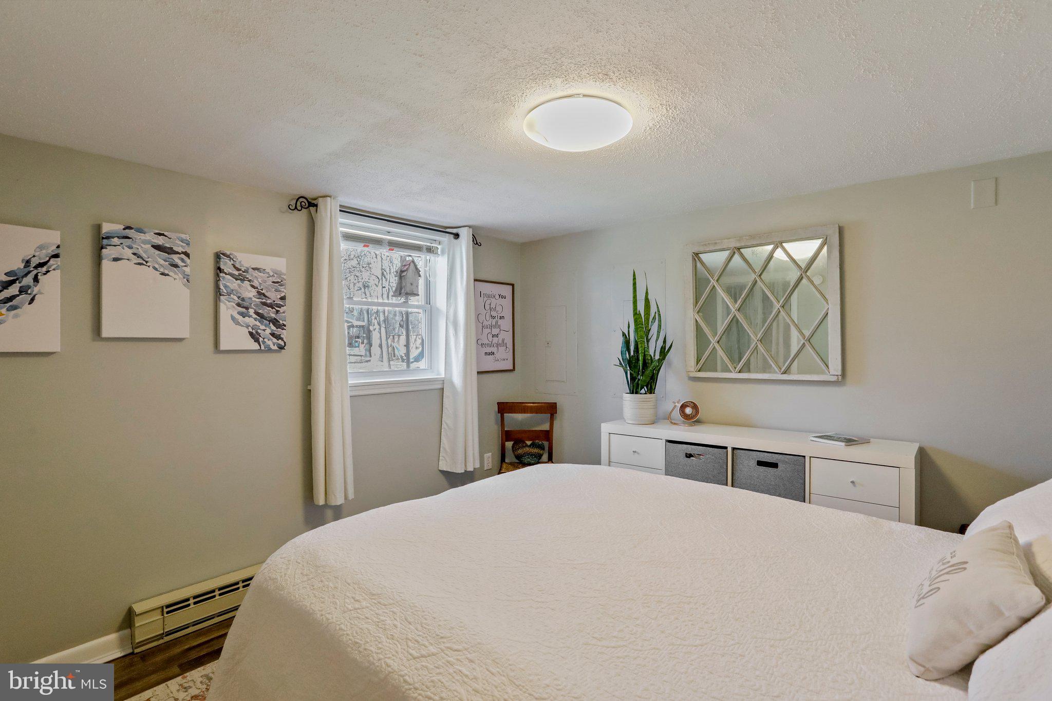 SHADY ACRES - Residential