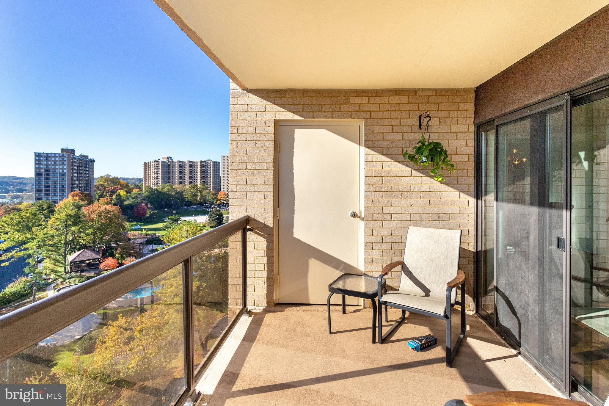 WATERGATE AT LANDMARK - Residential