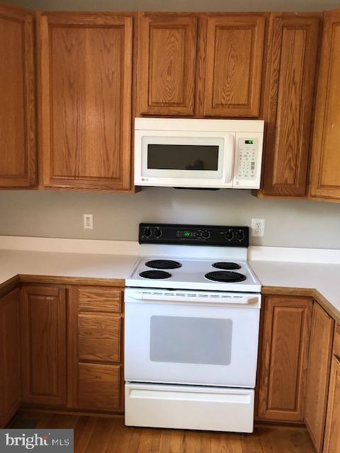 HAWTHORNE - Residential Lease