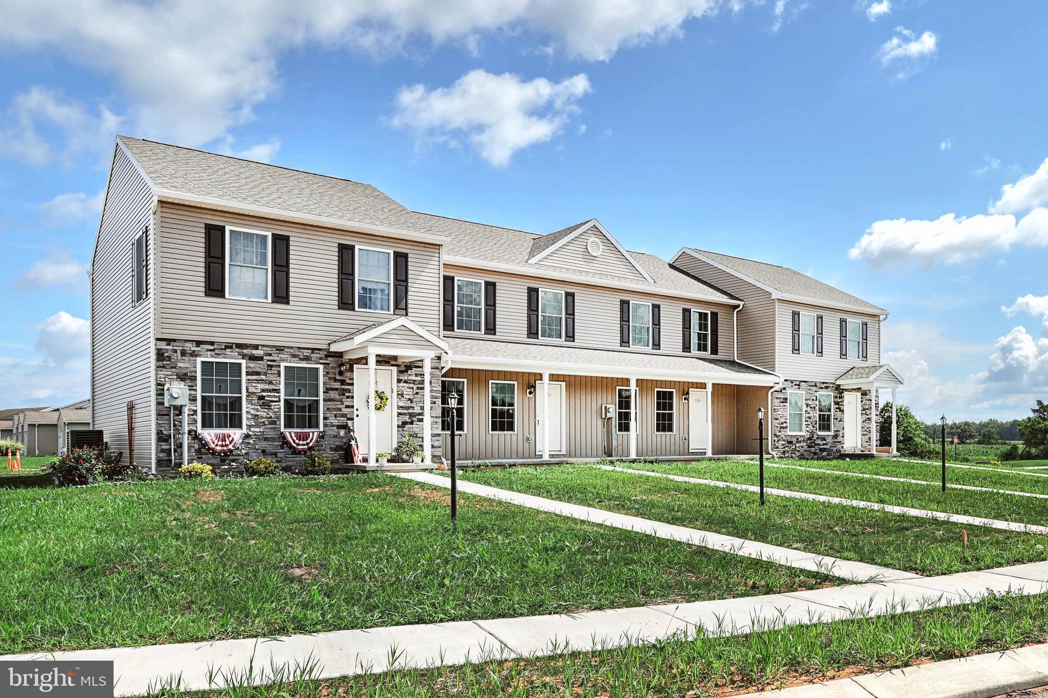 COLONIAL RIDGE - Residential