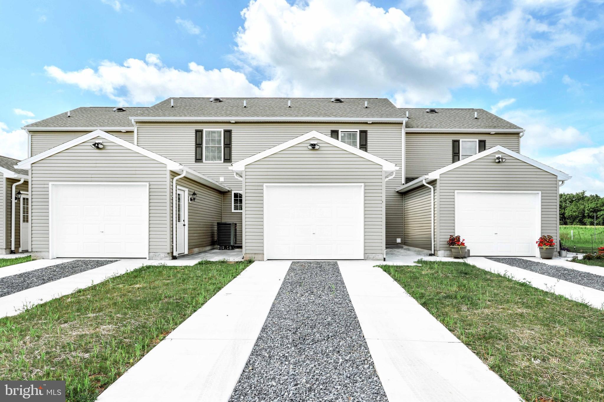 COLONIAL RIDGE - Residential