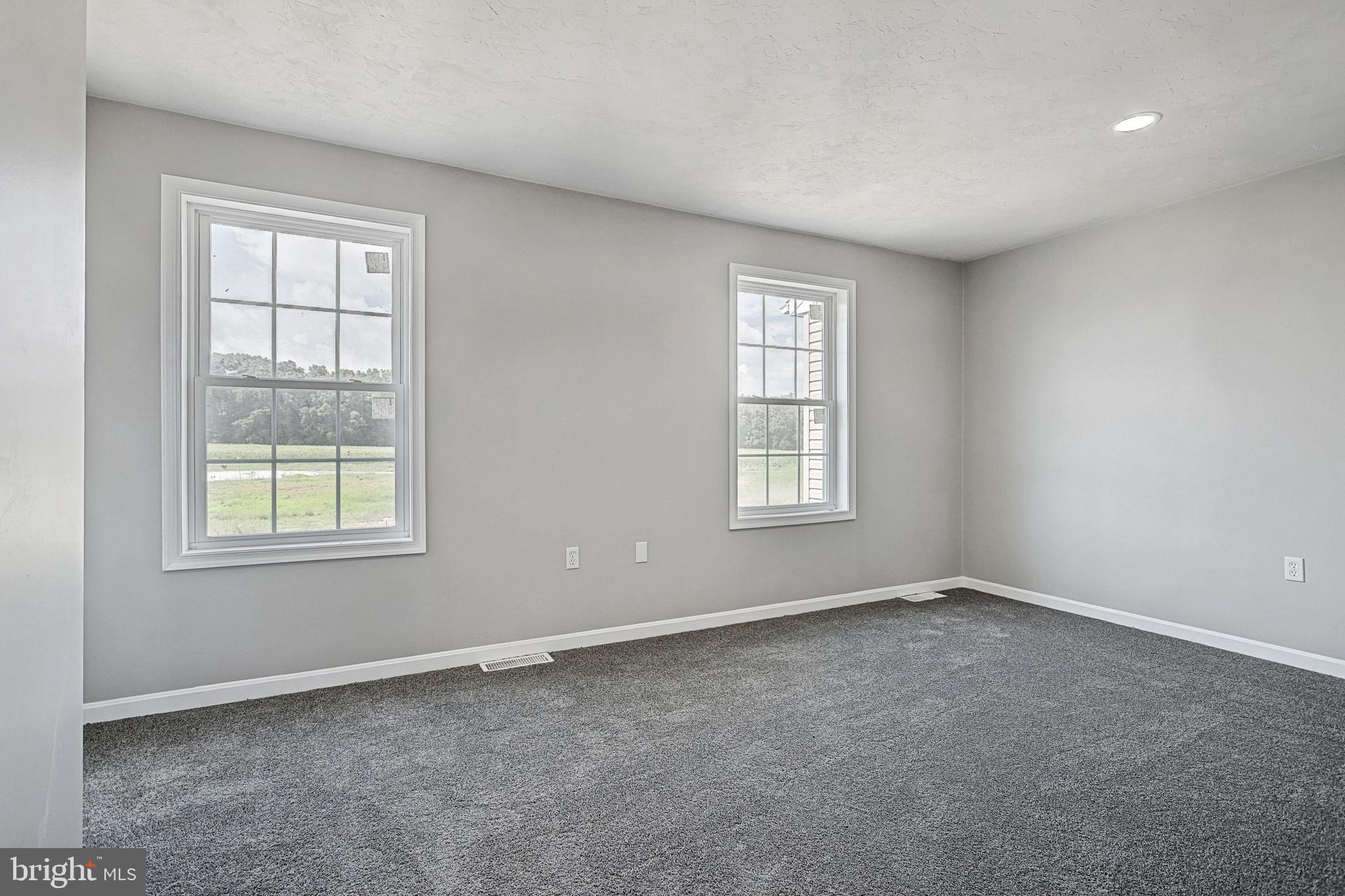 COLONIAL RIDGE - Residential