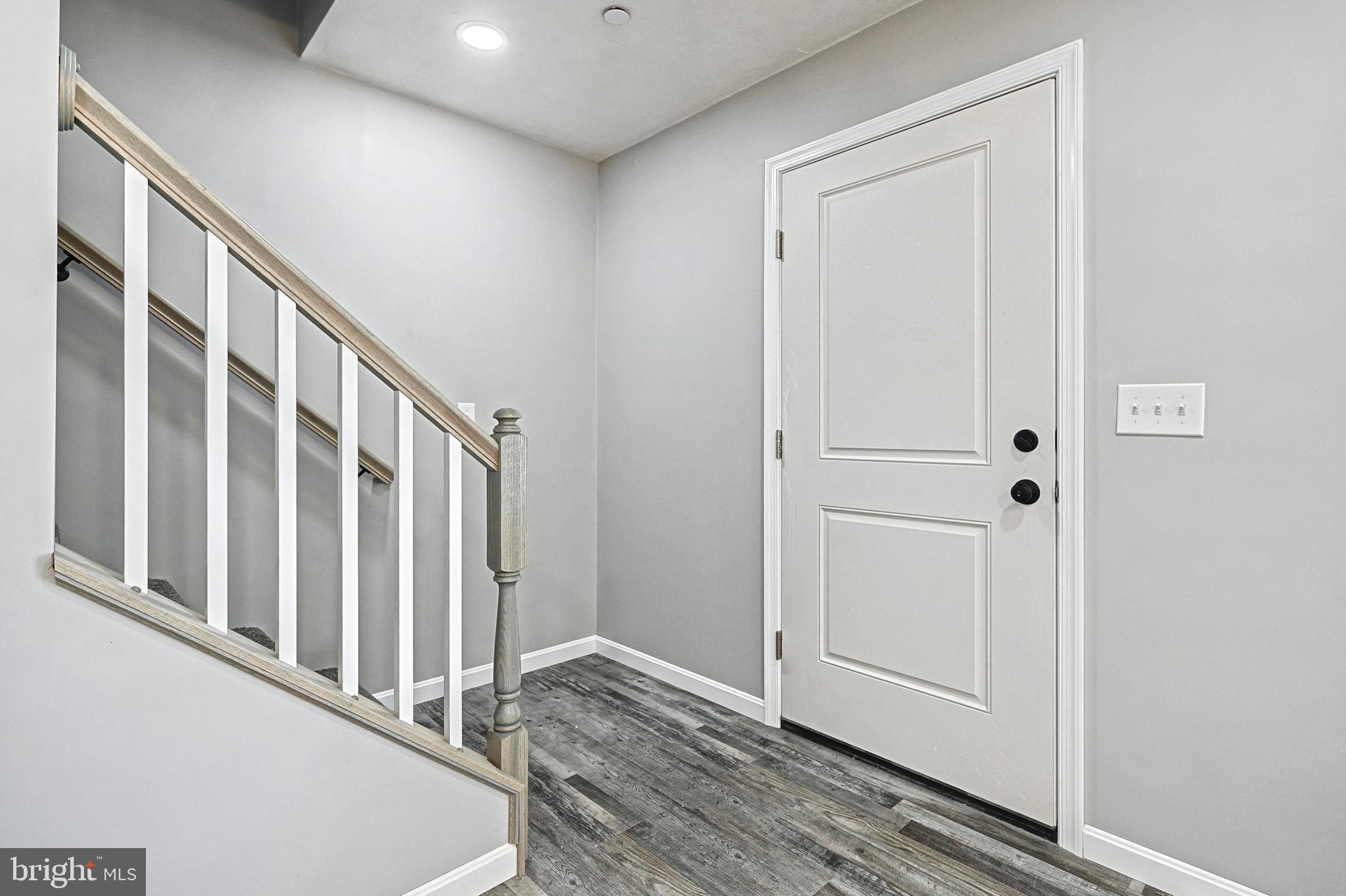 COLONIAL RIDGE - Residential