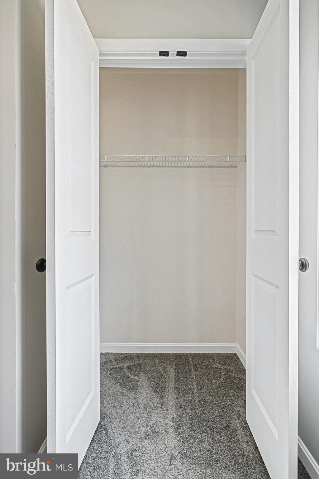 COLONIAL RIDGE - Residential